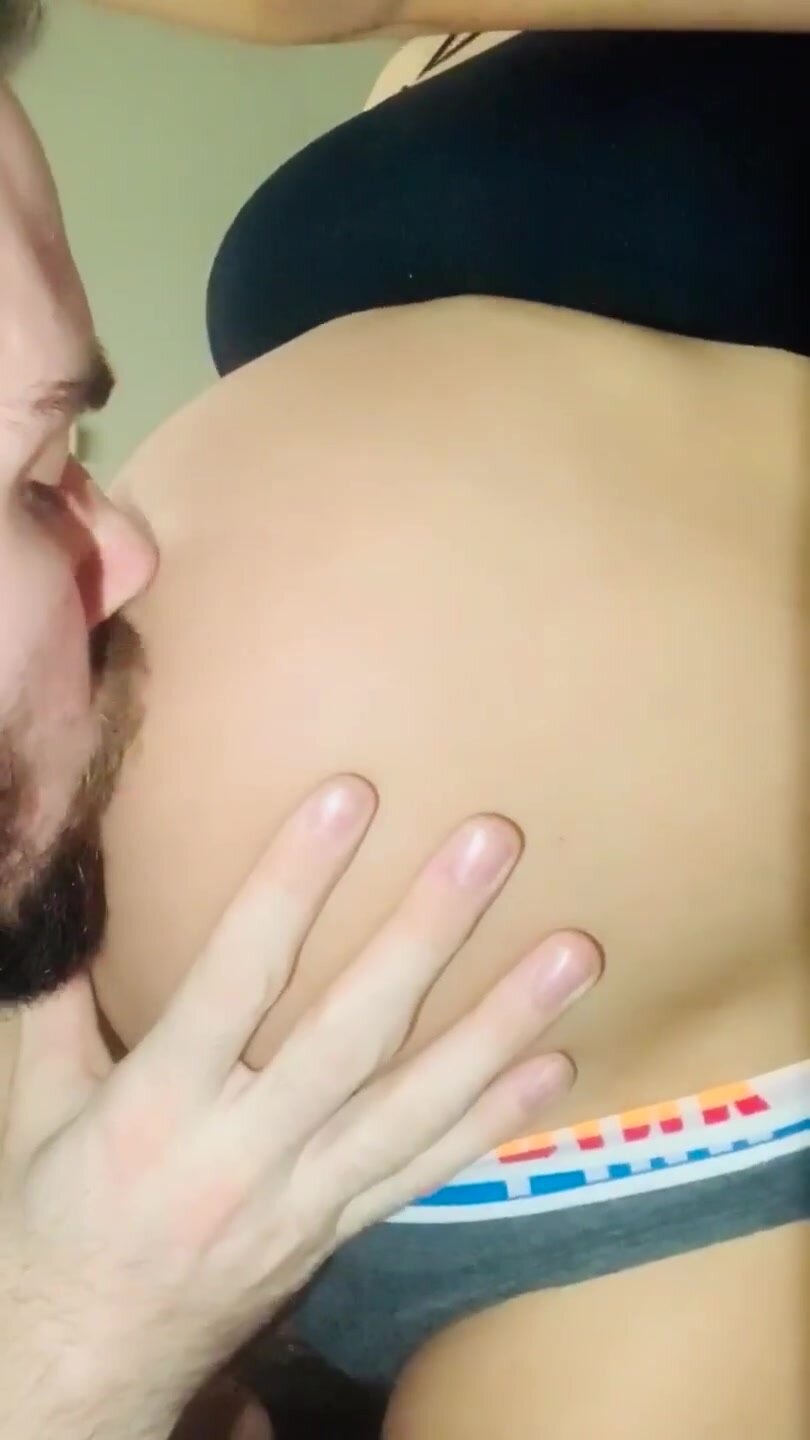 Pregnant Licking - Pregnant Belly Button Licking - ThisVid.com
