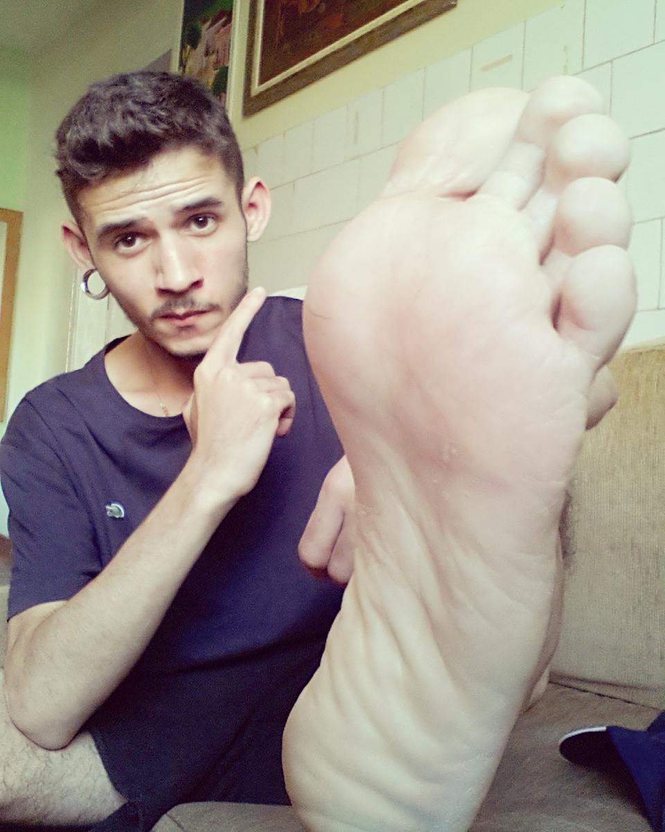 malefeet