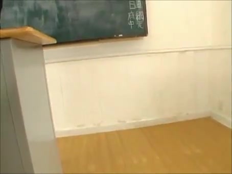 Japanese Teacher Wets Herself