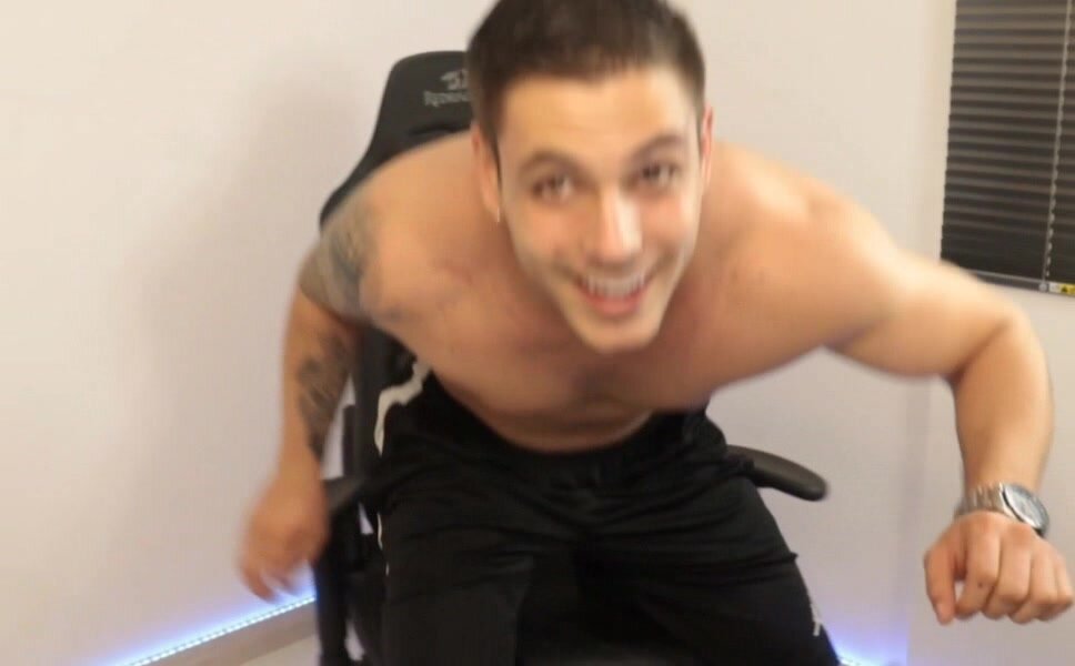 this boy make me  very hot