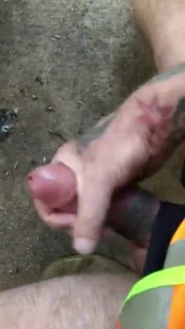 Aussie Tradie Cumming on the jobsite