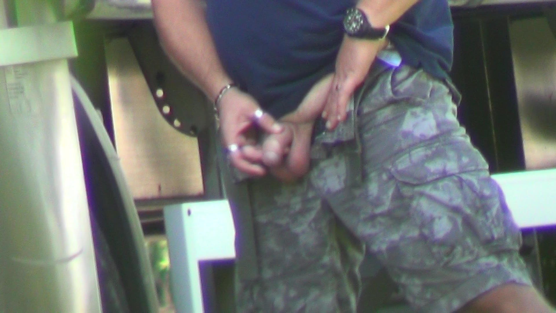 Trucker Caught Peeing 2015 September 126