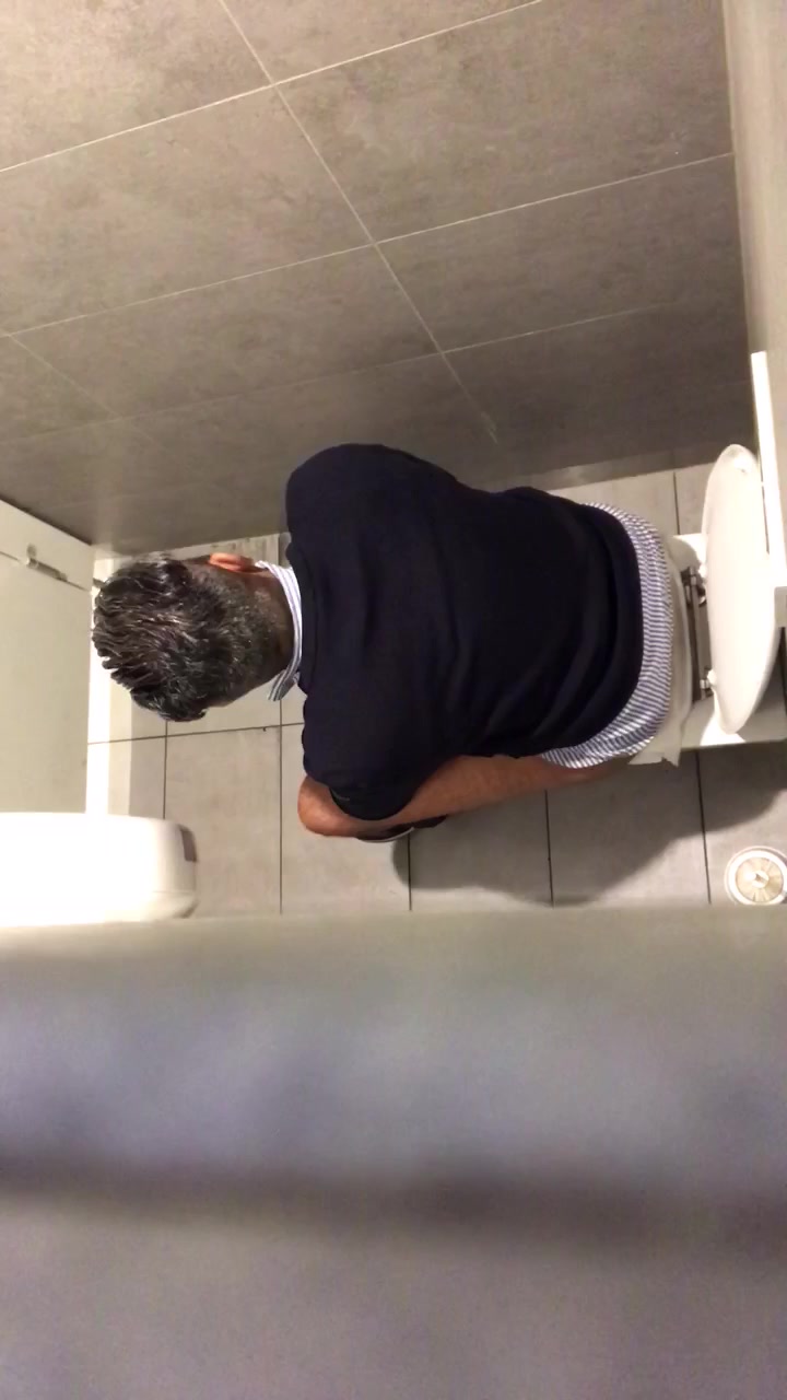 Hear him pooping