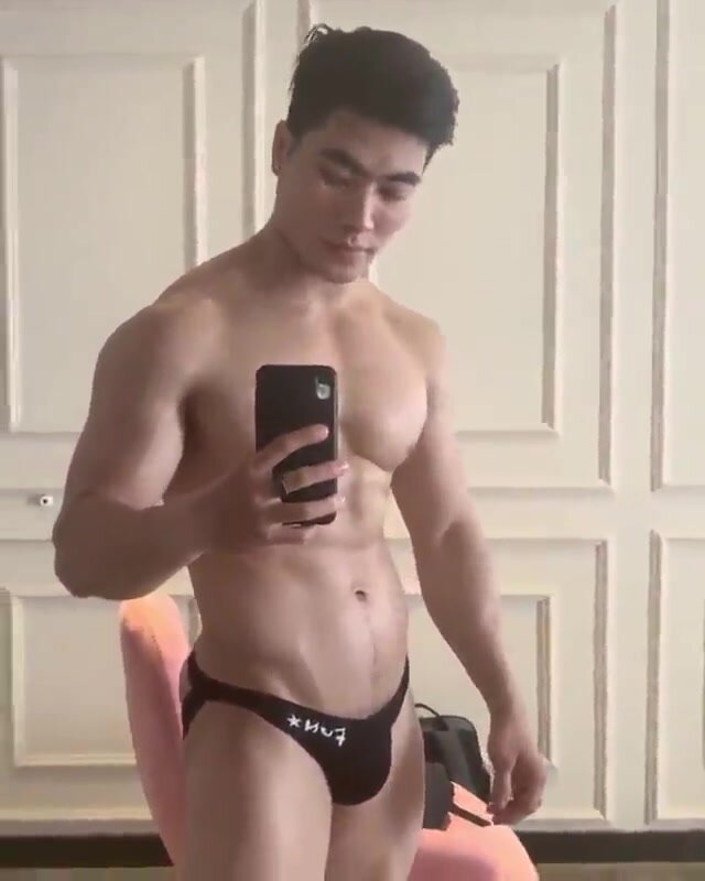 [SHORT] Handsome Asian mirror check