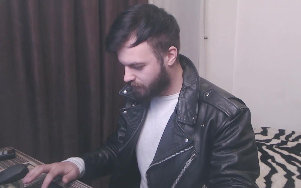 Leather jacket - video 3