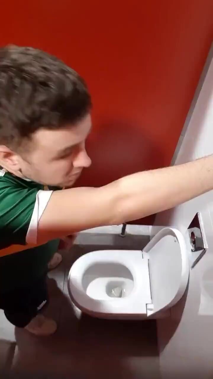 Spying on a young man while he jerks her off