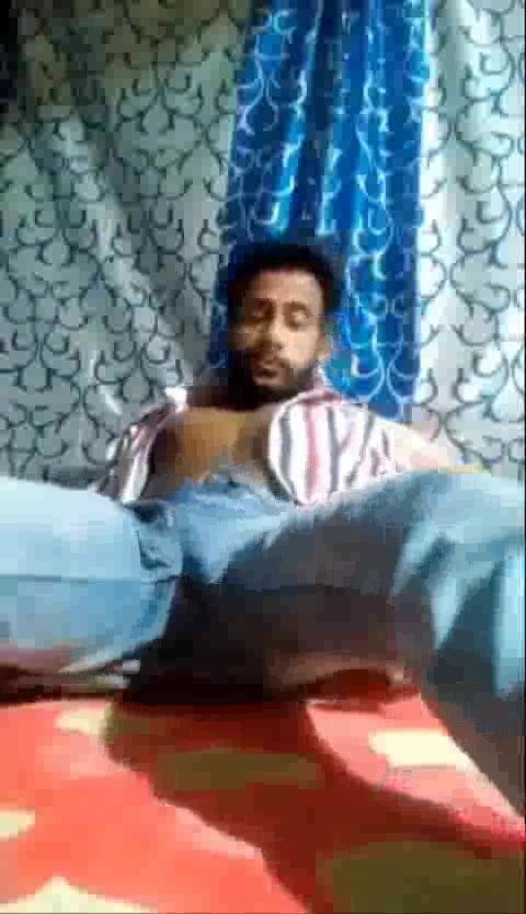 Muth mar raha hai