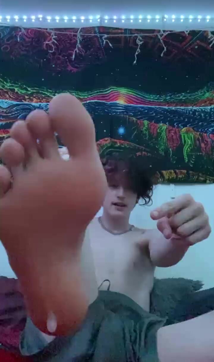 Hot skater boy tells you to lick spit off his soles