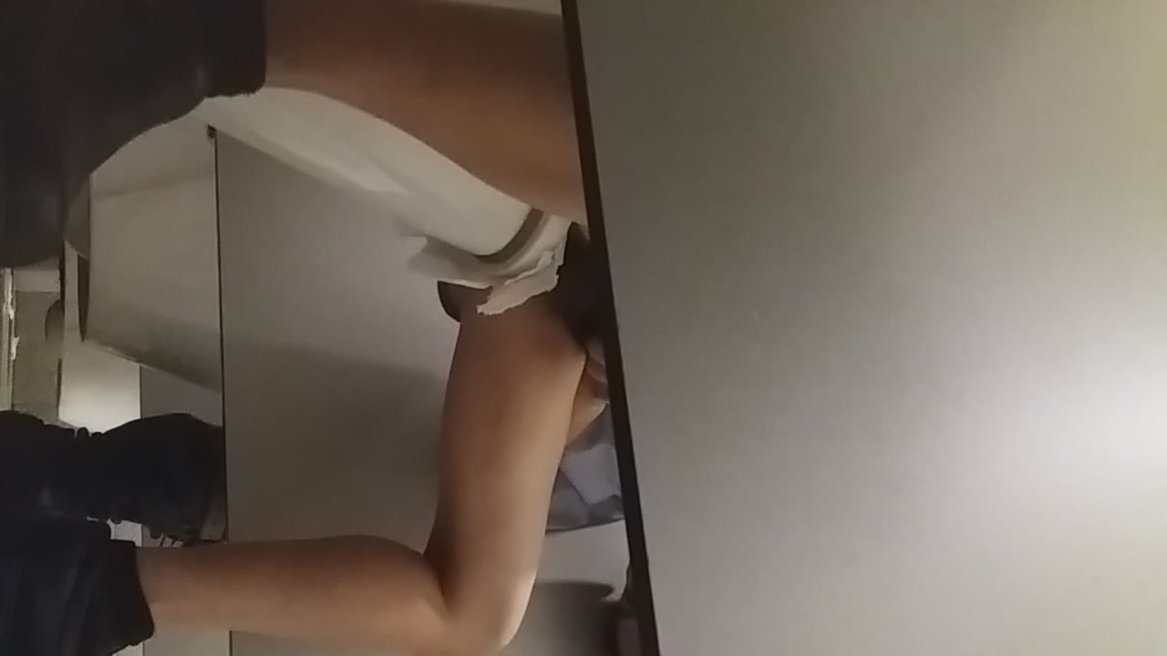toilet spy - video 186