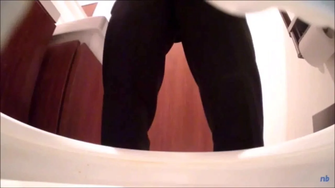 Japanese Toilet Spy - video 5 - ThisVid.com em inglês