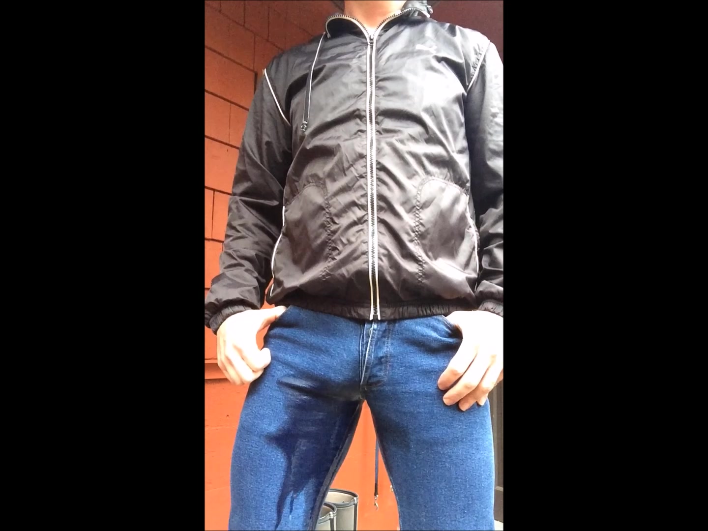 Pissing my jeans - video 5