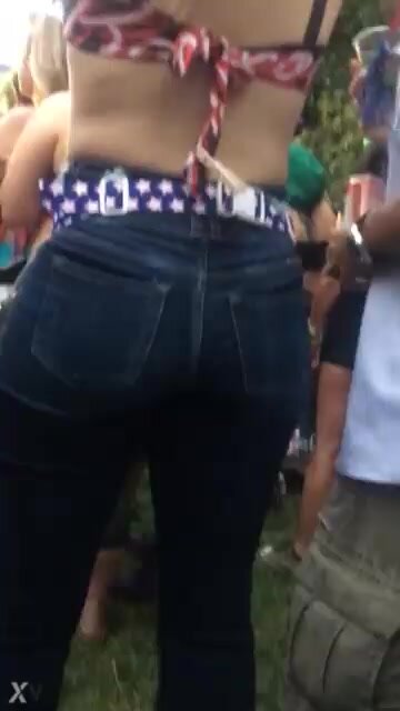 Hot ass at the festival