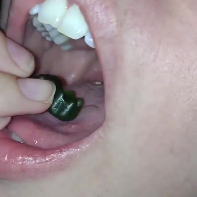 Open Mouth Gummy Swallow - video 4