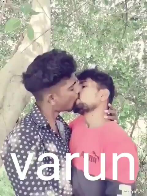 Kissing Gay - video 2