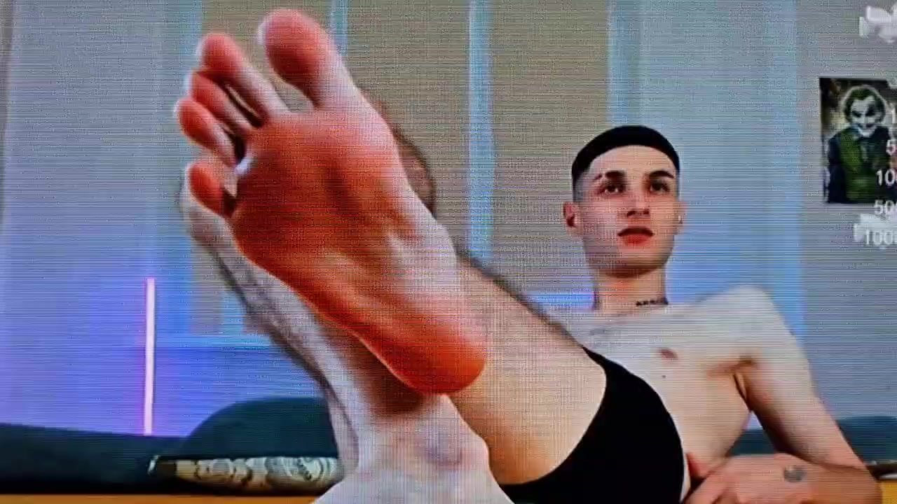 Webcam Model Male Feet and Long Toes 18