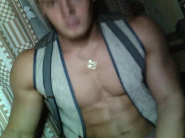 Muscle boy on cam