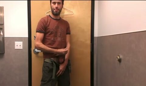 Public toilet wank - video 7