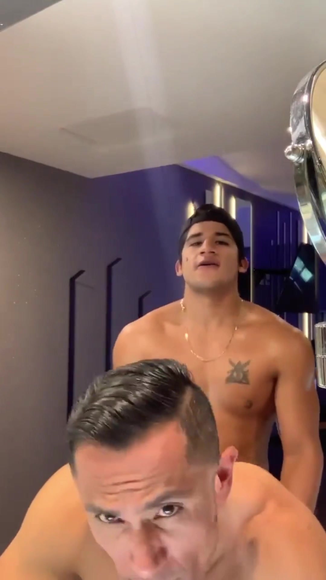 Two Hunks Fucking In The Loo