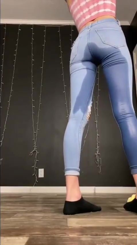 jeans pissing - video 5