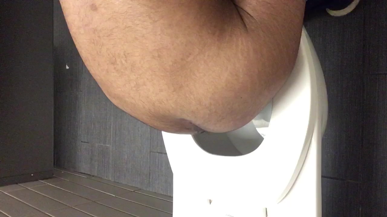 Me pooping - video 19