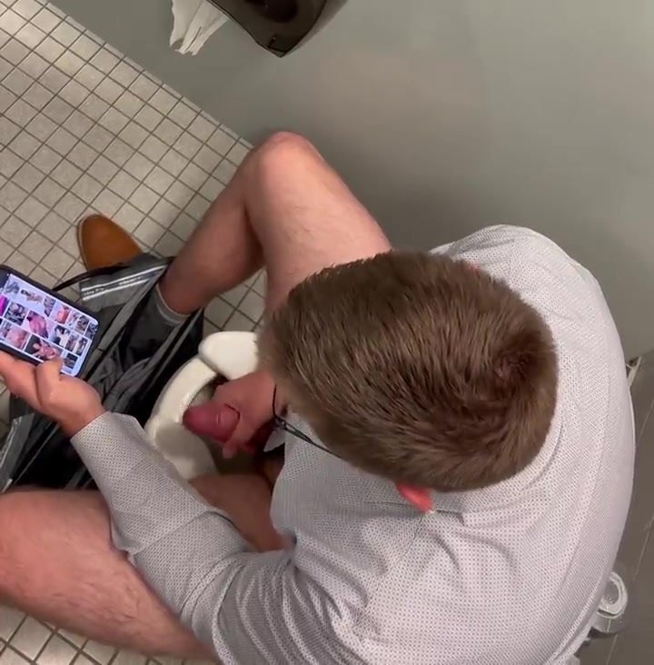 Daddy Toilet Jacking Off 80