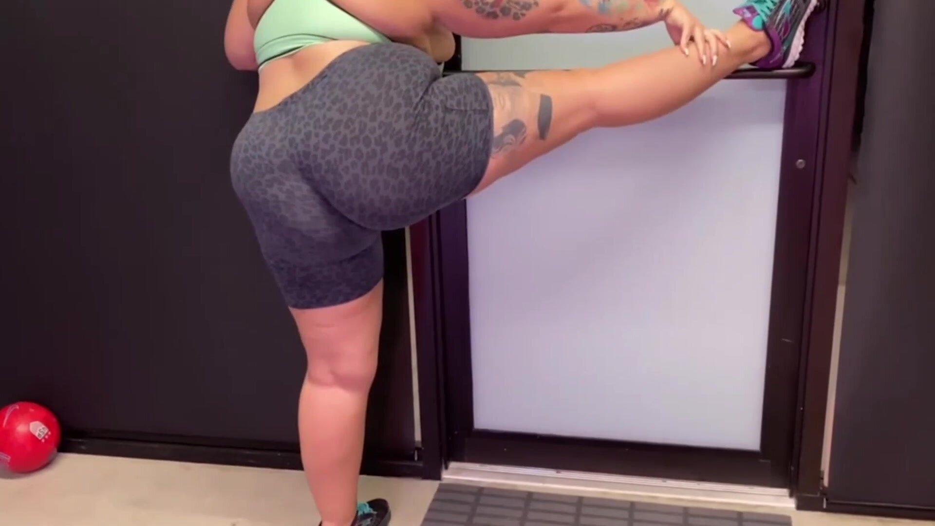 Fatty in Yoga Pants Exercising
