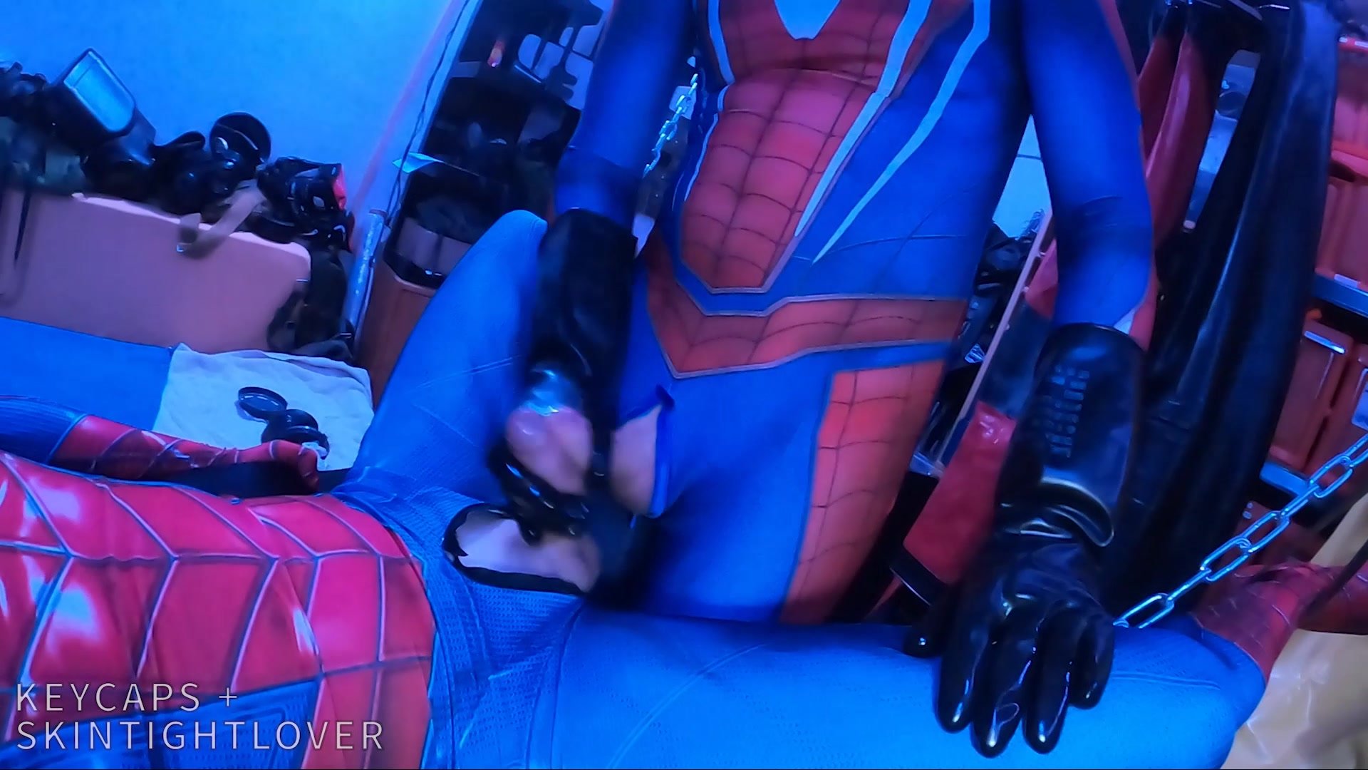 Spiderman fucks spiderman - video 2