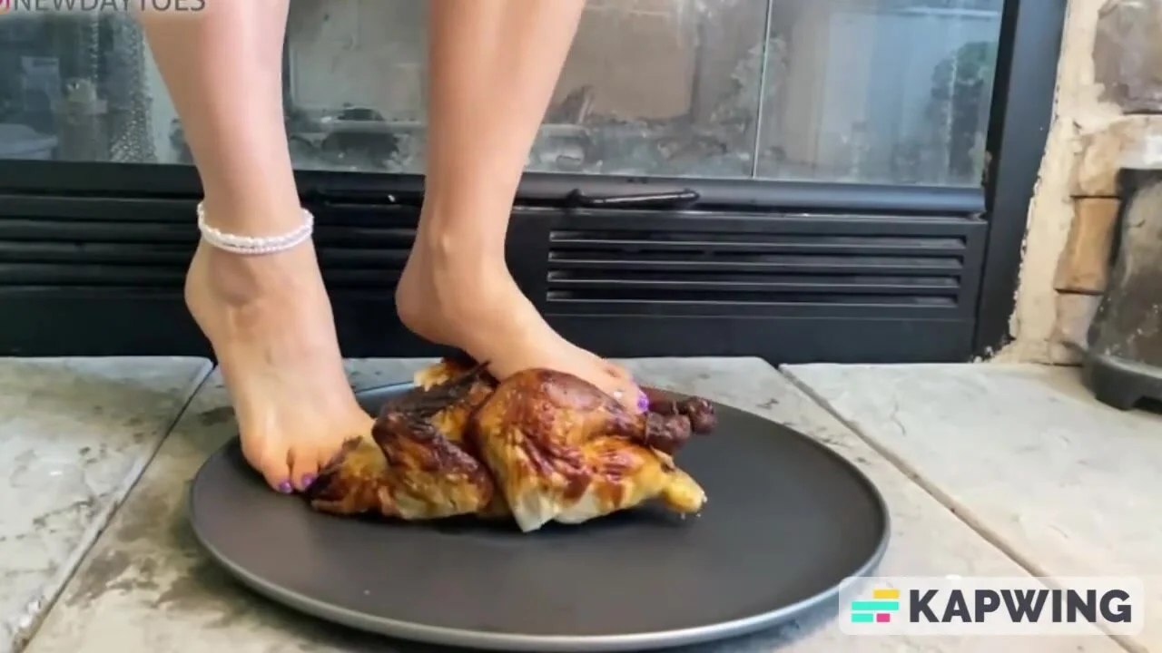 Crushiing chicken beneath feet - ThisVid.com 中文