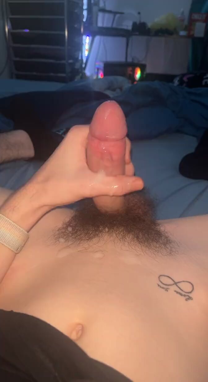 Hairy Twink with jerk cum