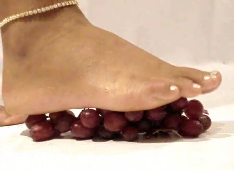 Ebony Barefoot Fruit Crush
