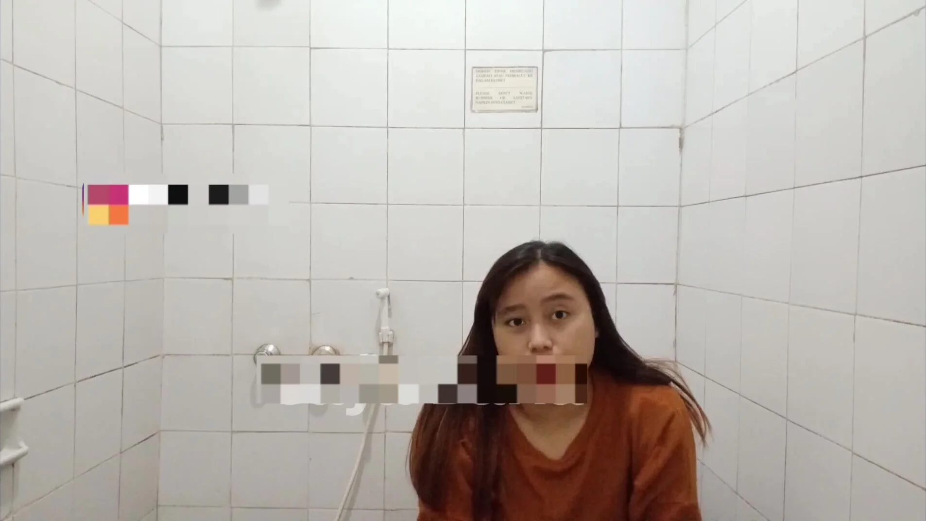 Hot indo girl blasting toilet - ThisVid.com em inglês