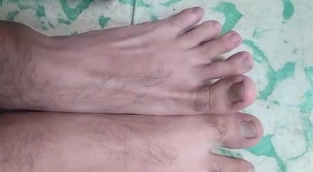 Male feet tops - video 2