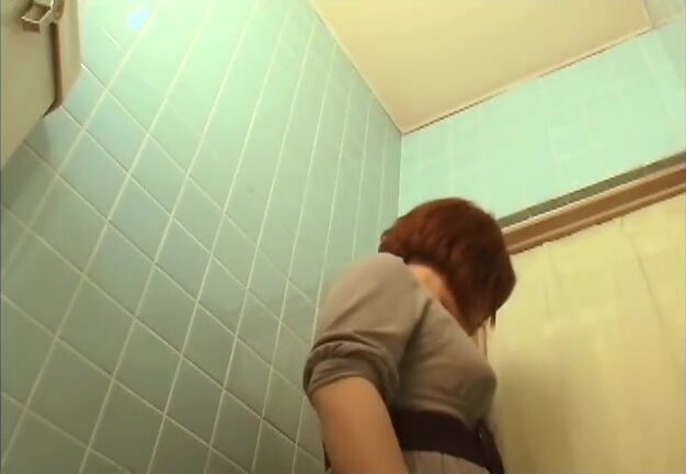 Japanese Ladies Toilet Voyeur - video 38