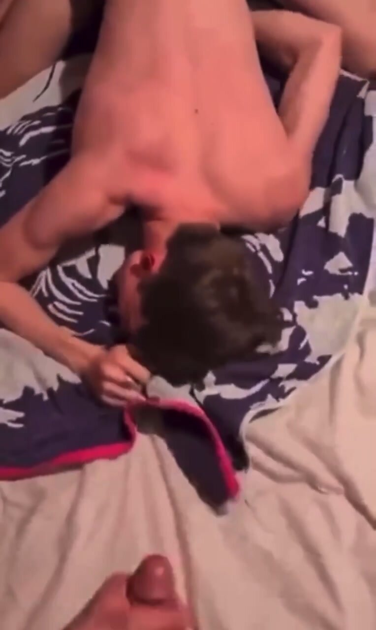 Sharing my bottom with mate