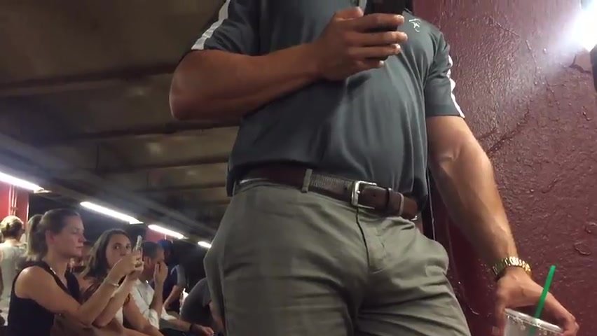 Spy - hot daddy bulge on subway platform
