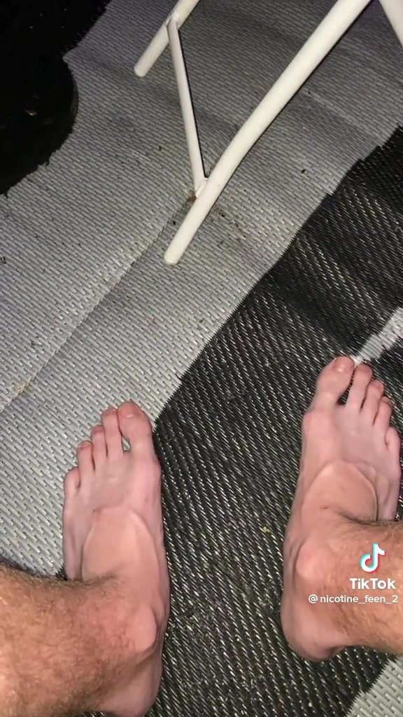White feet - video 2