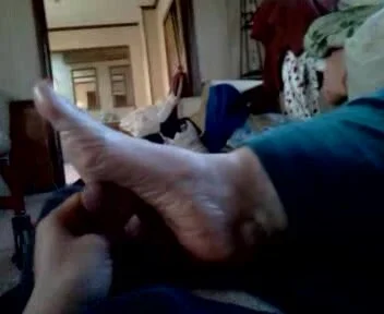 Granny Foot Cum - First time cum on grandma mary feet - ThisVid.com