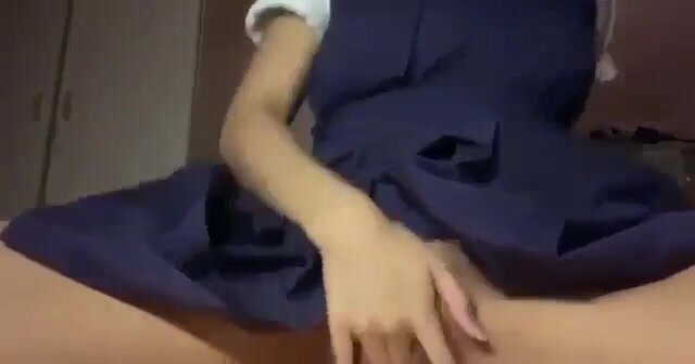 Girl Masturbates