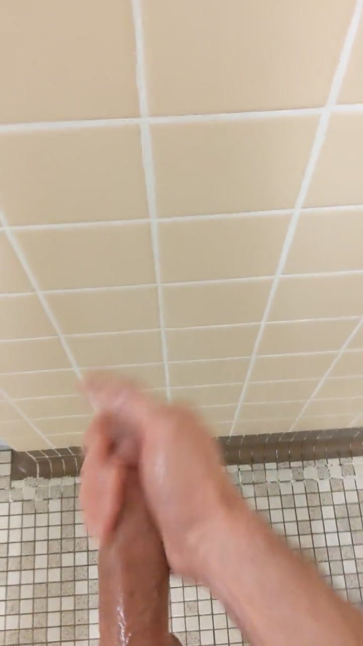 Aussie guy wanks in public showers