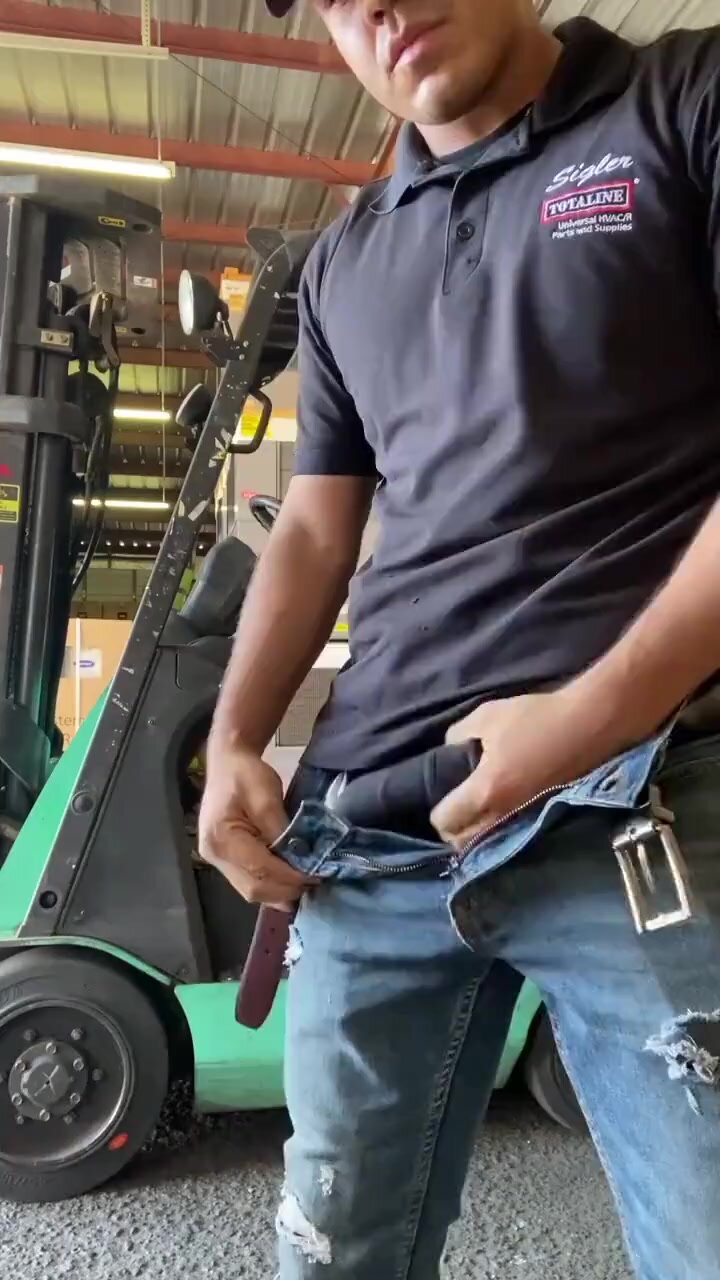 Risky worker wank on the job