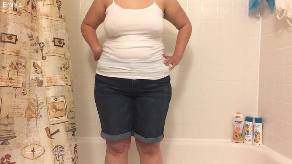 Sexy BBW Pees Her Jean Shorts