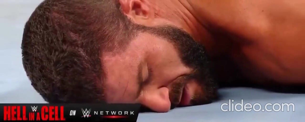 Bobby Roode Nose Squashed on Floor 1