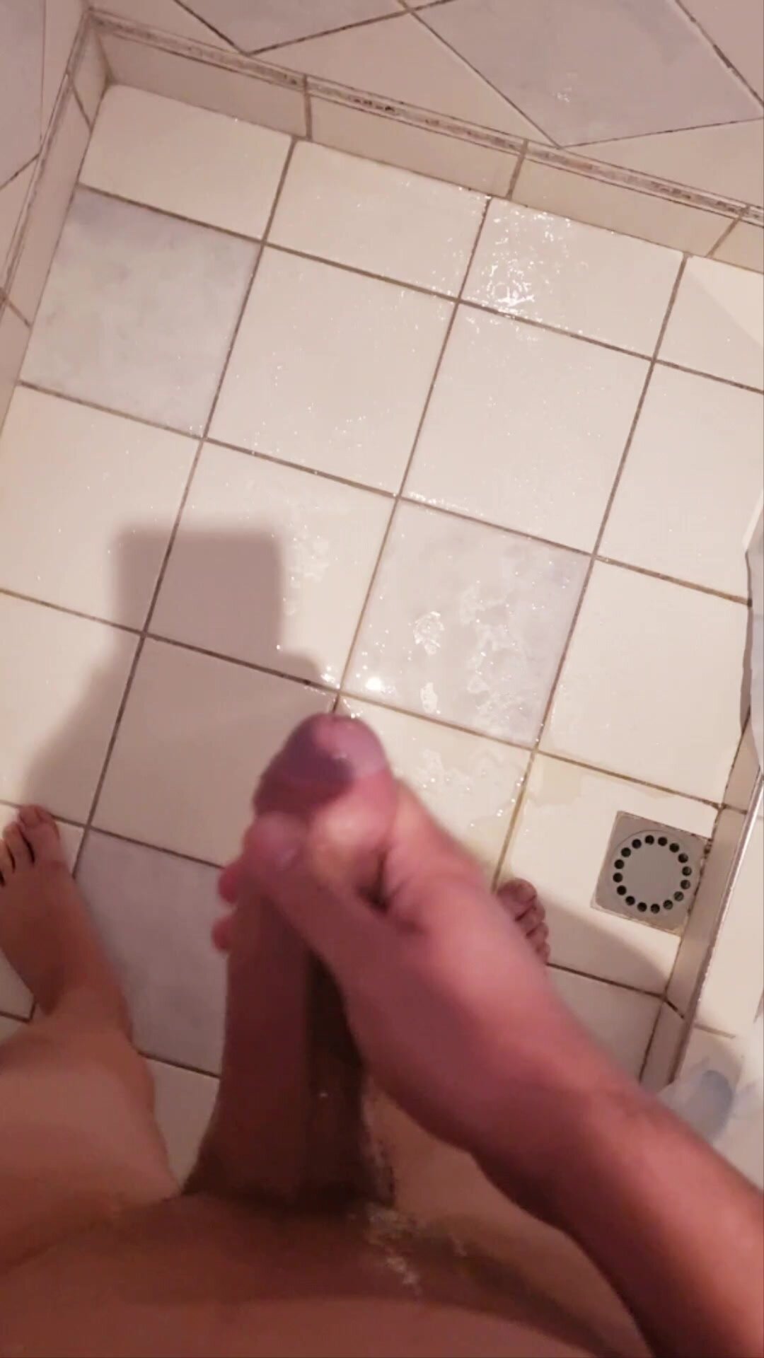 Piss in shower - video 10