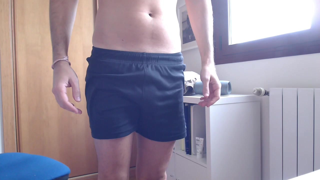 Spanish verbalstrip jerks and cums