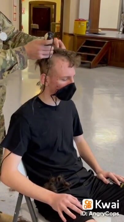 Military Headshave - video 2