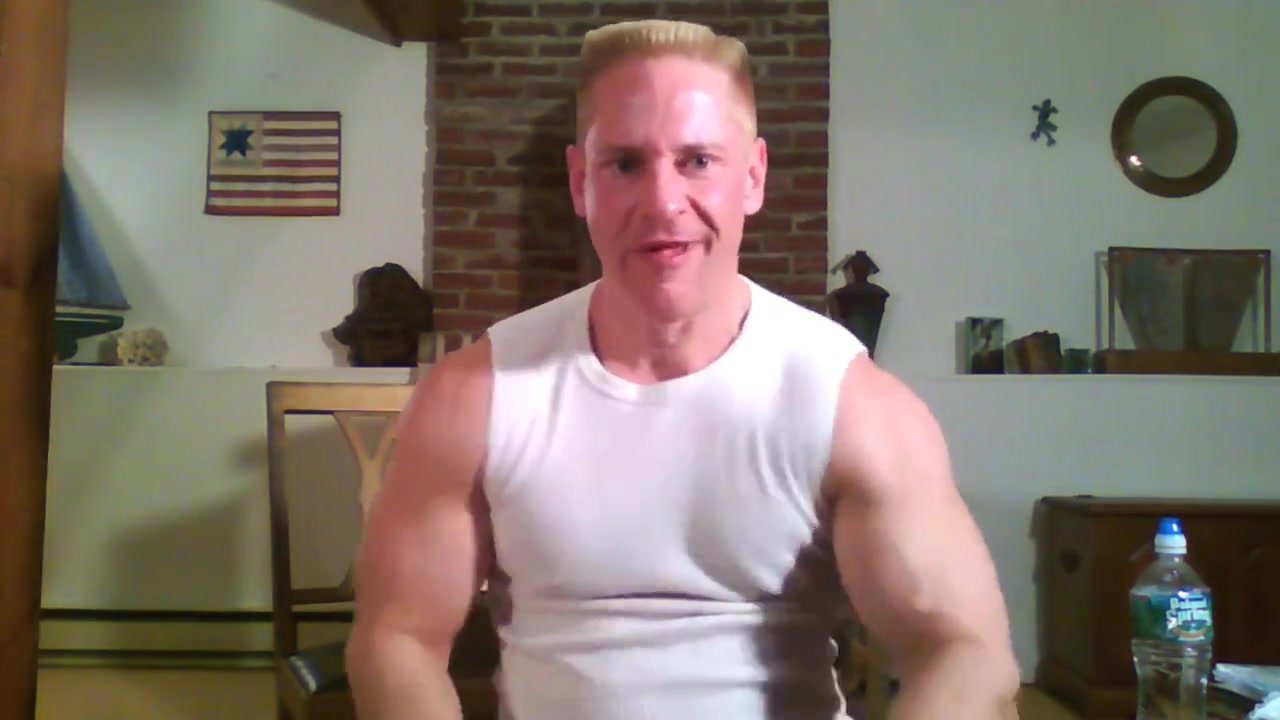 blond muscle - video 2