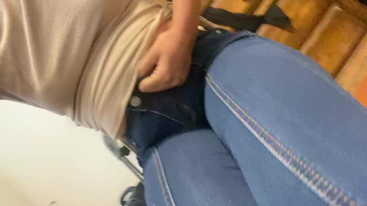 Nice jeans wetting