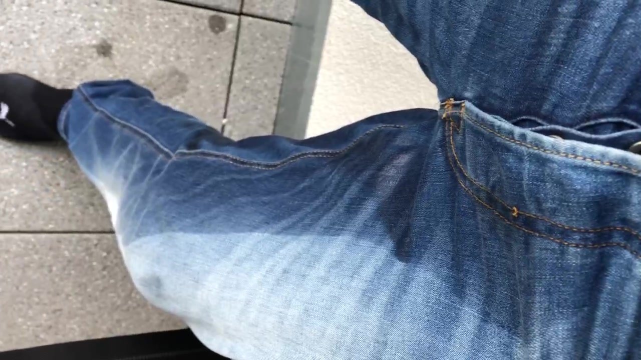 Rewetting my jeans - video 3