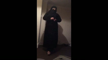 Muslim girls like sucking cocks too