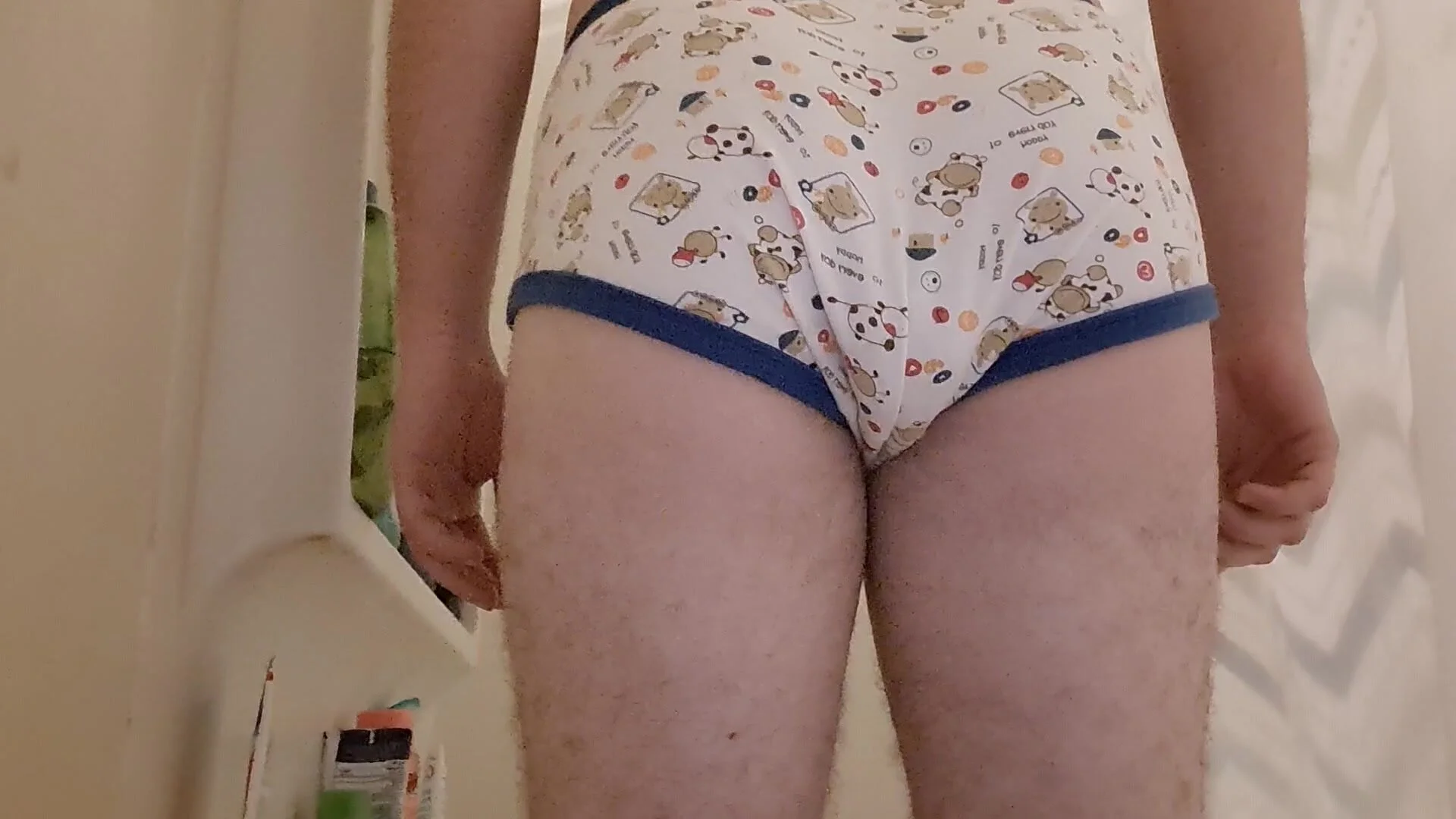 Adult fetish pooping and pissing in panties